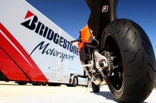 Motorbanden plaatsing banden